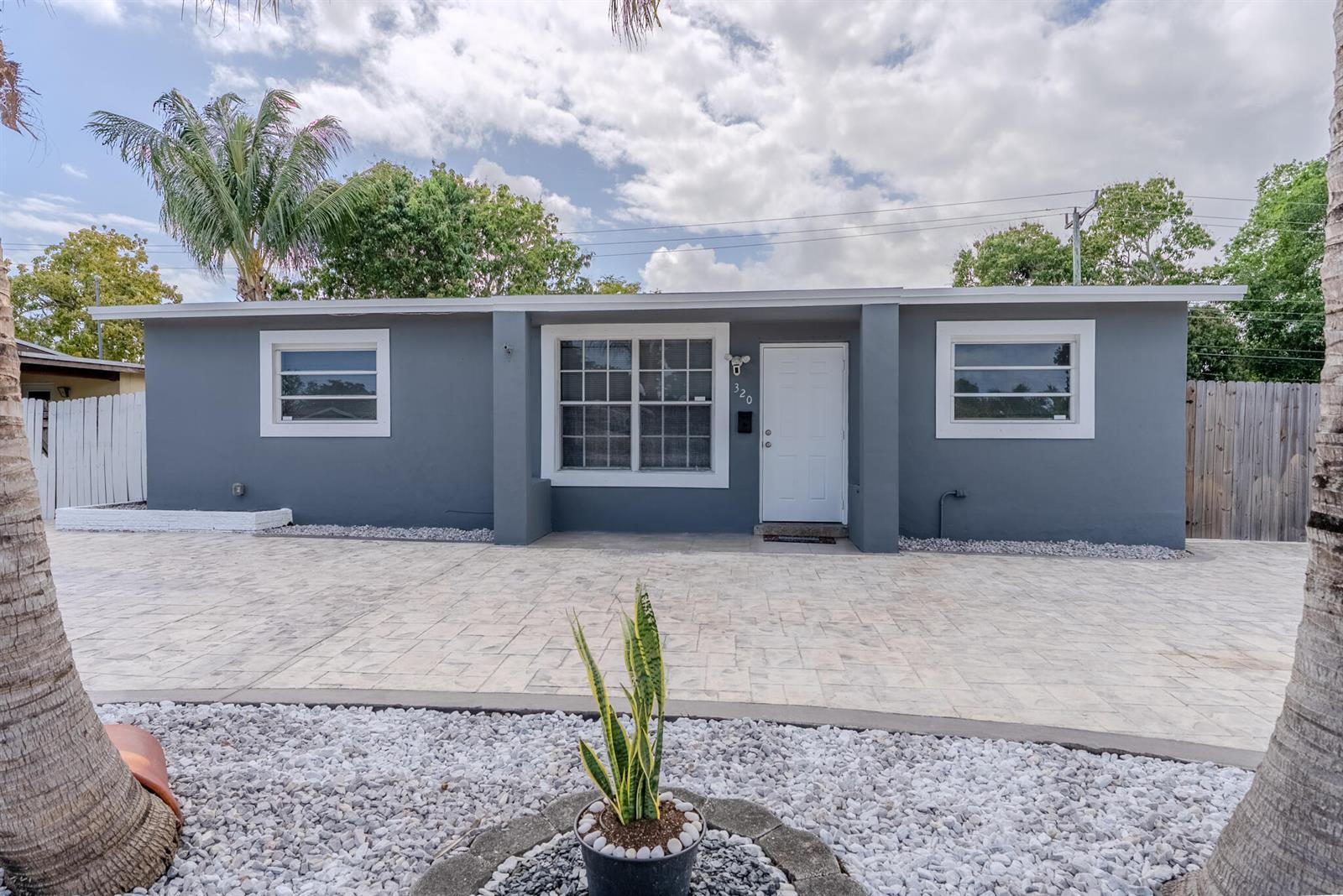 320 N 69th Way, Hollywood FL 33024 photo 3