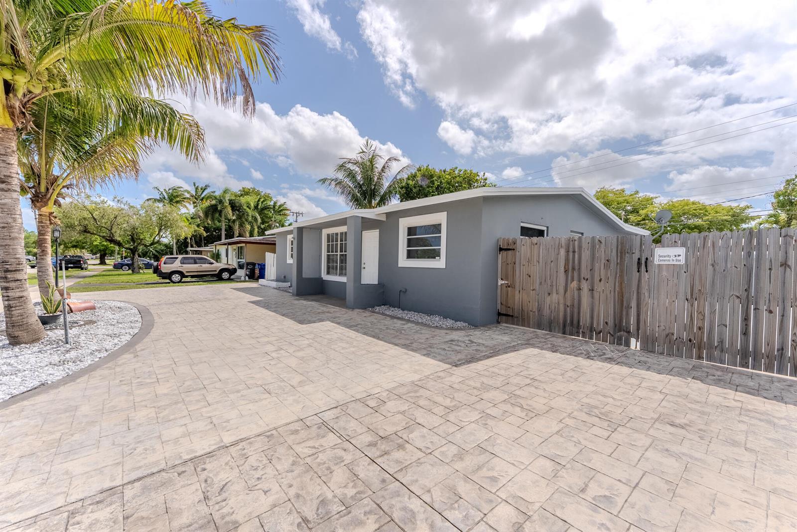 320 N 69th Way, Hollywood FL 33024 photo 5