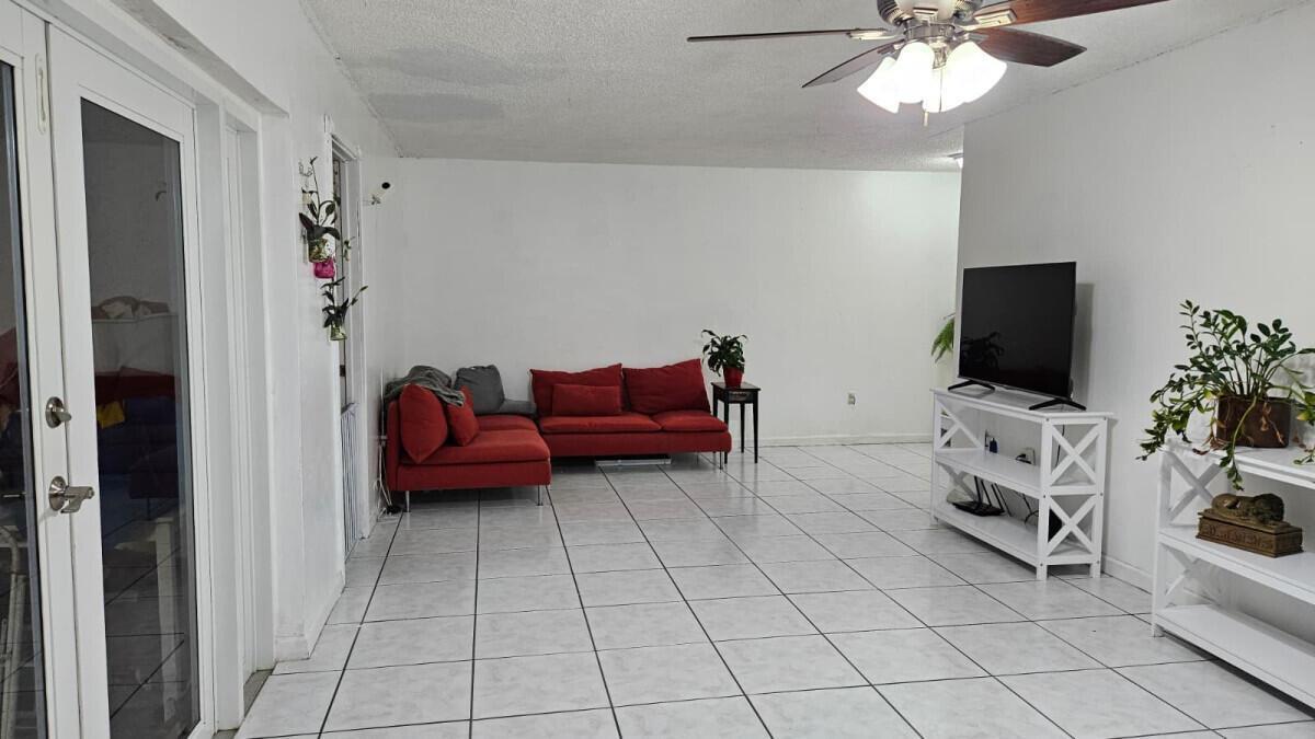 13347 NW 5th Terrace, Miami FL 33182 photo 4