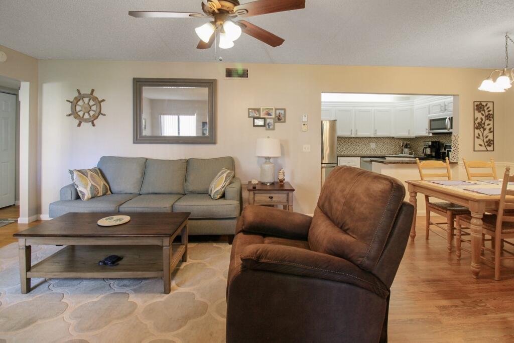 407 Pine Glen Lane # 1, FL 33463 photo 4