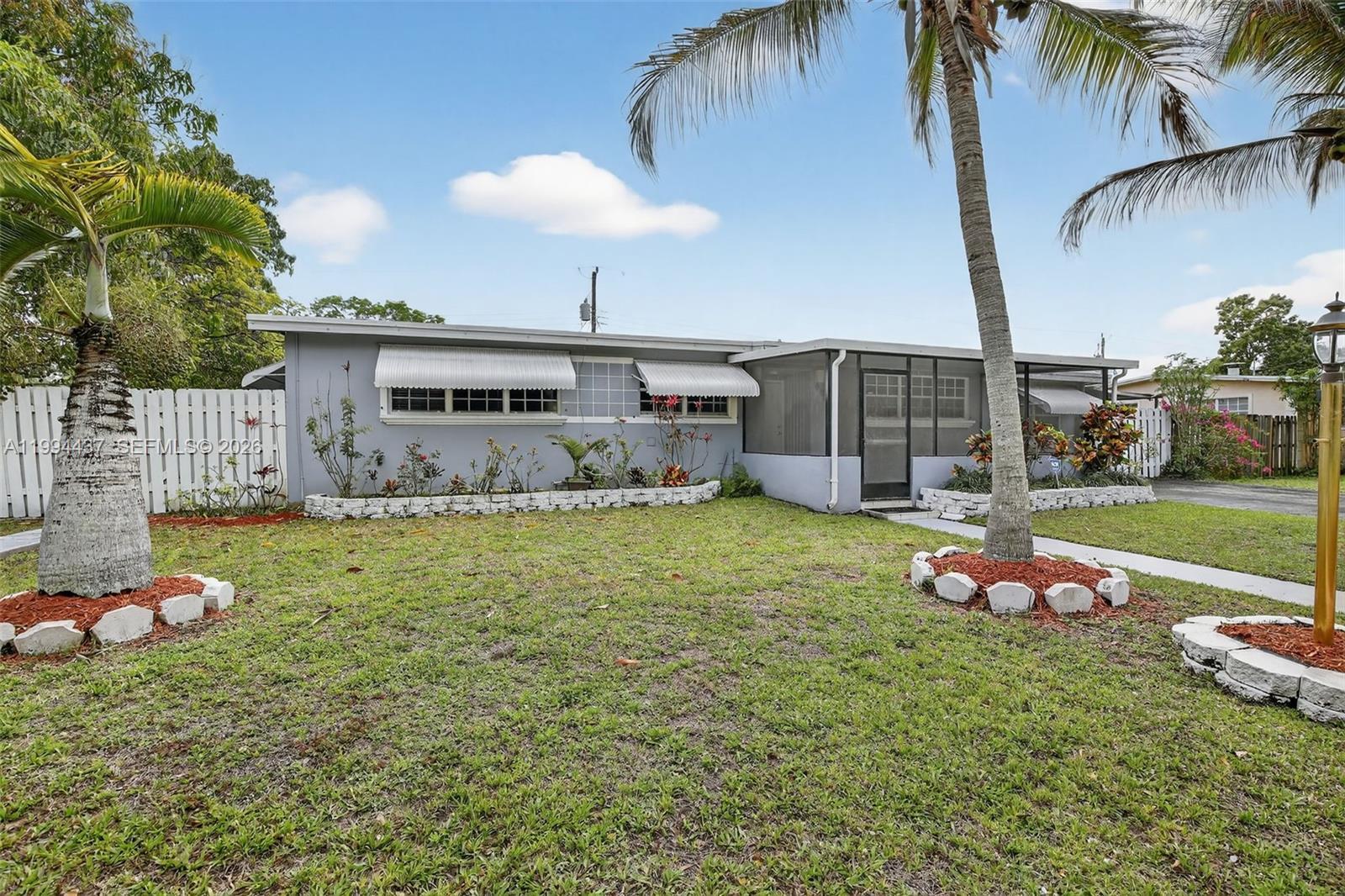 6842 NW 15th St, Plantation FL 33313 photo 2