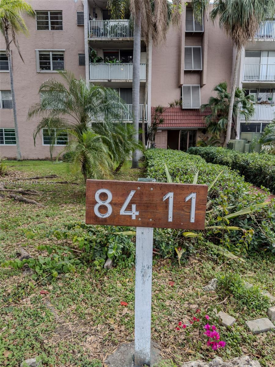 8411 NW 8th St # 301, Miami FL 33126 photo 2