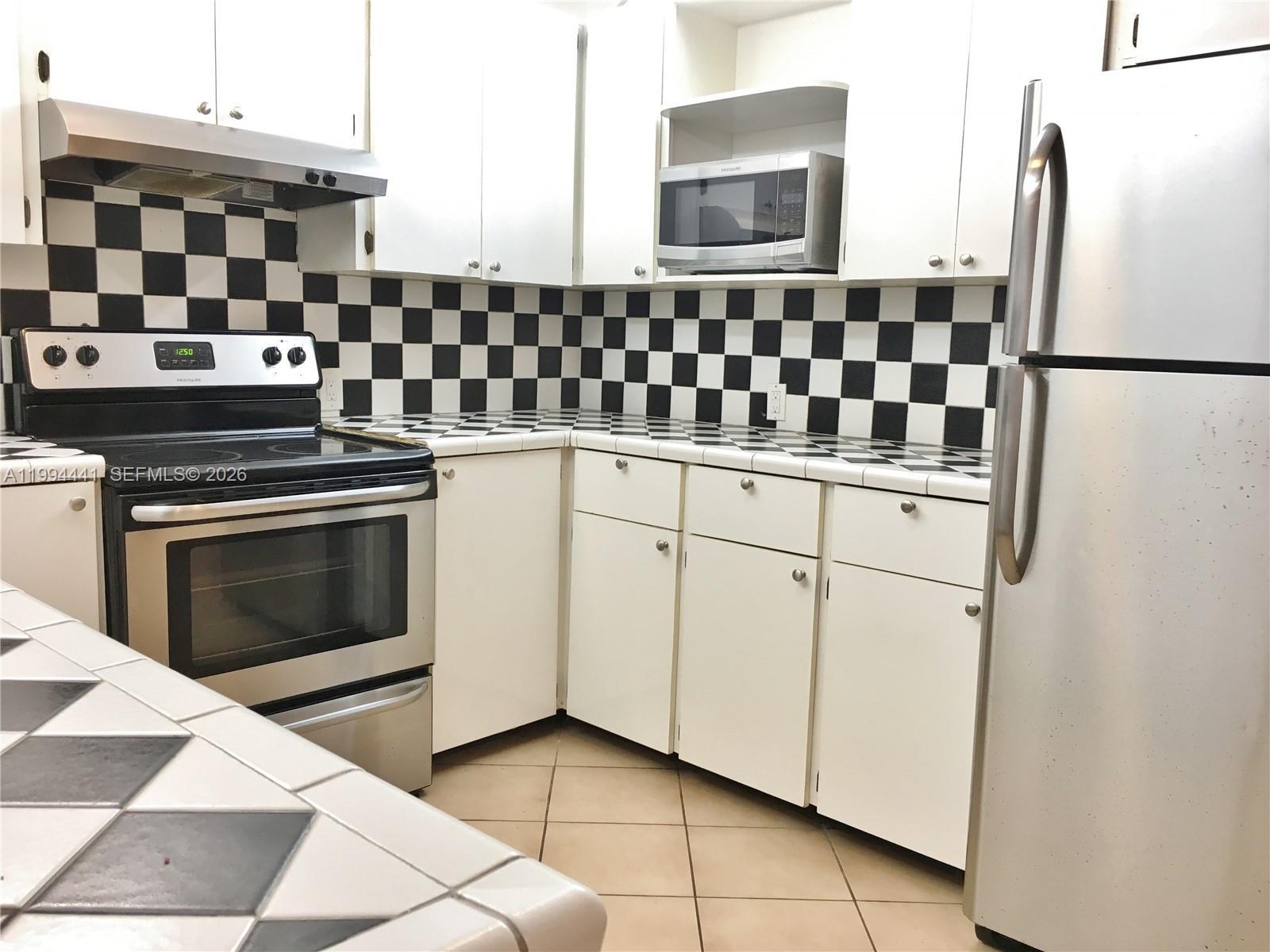 5831 SW 62nd St, Miami FL 33143 photo 2