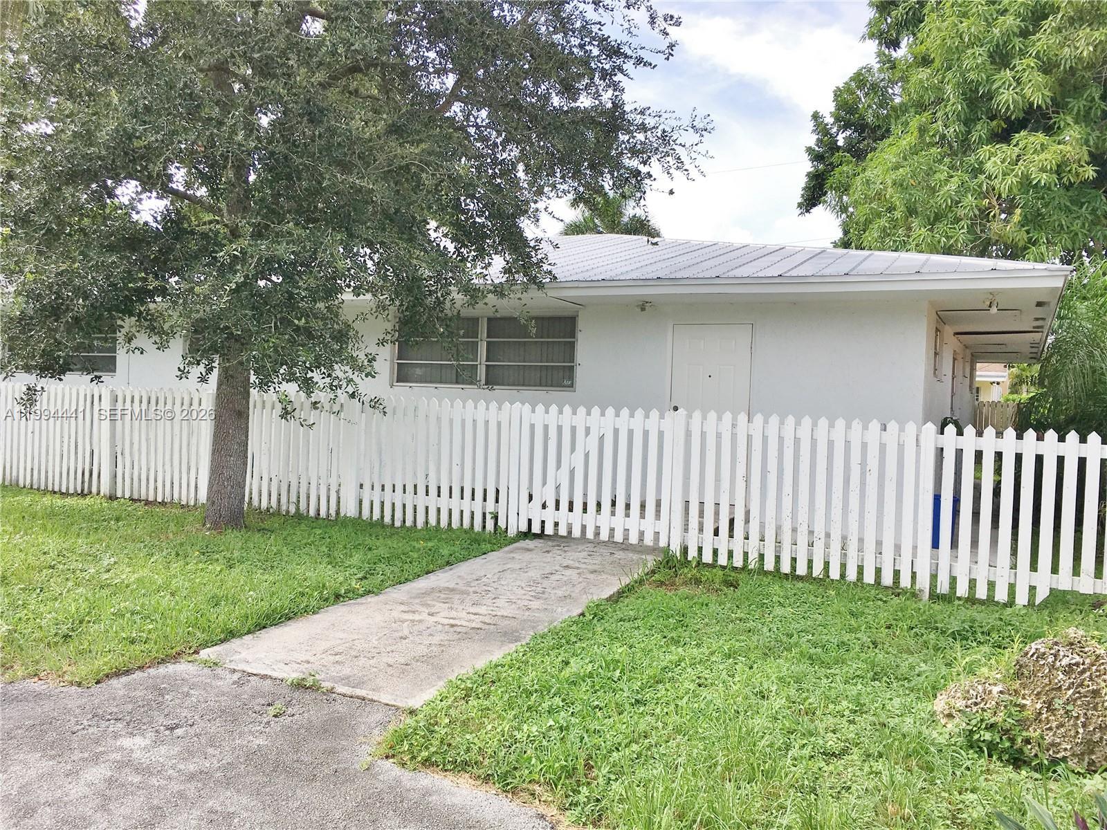 5831 SW 62nd St, Miami FL 33143 photo 3