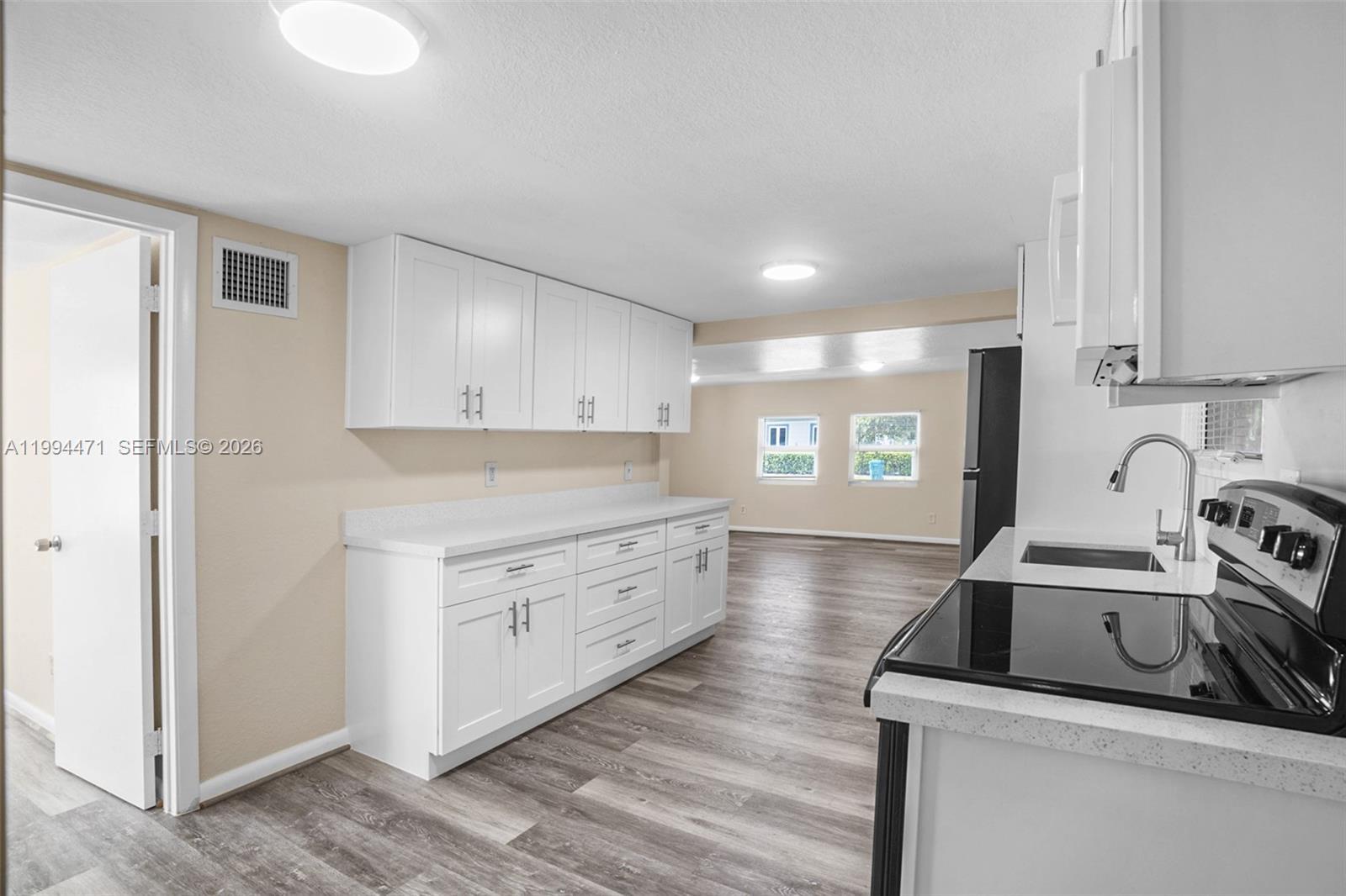 212 SW 11th St, Dania Beach FL 33004 photo 3