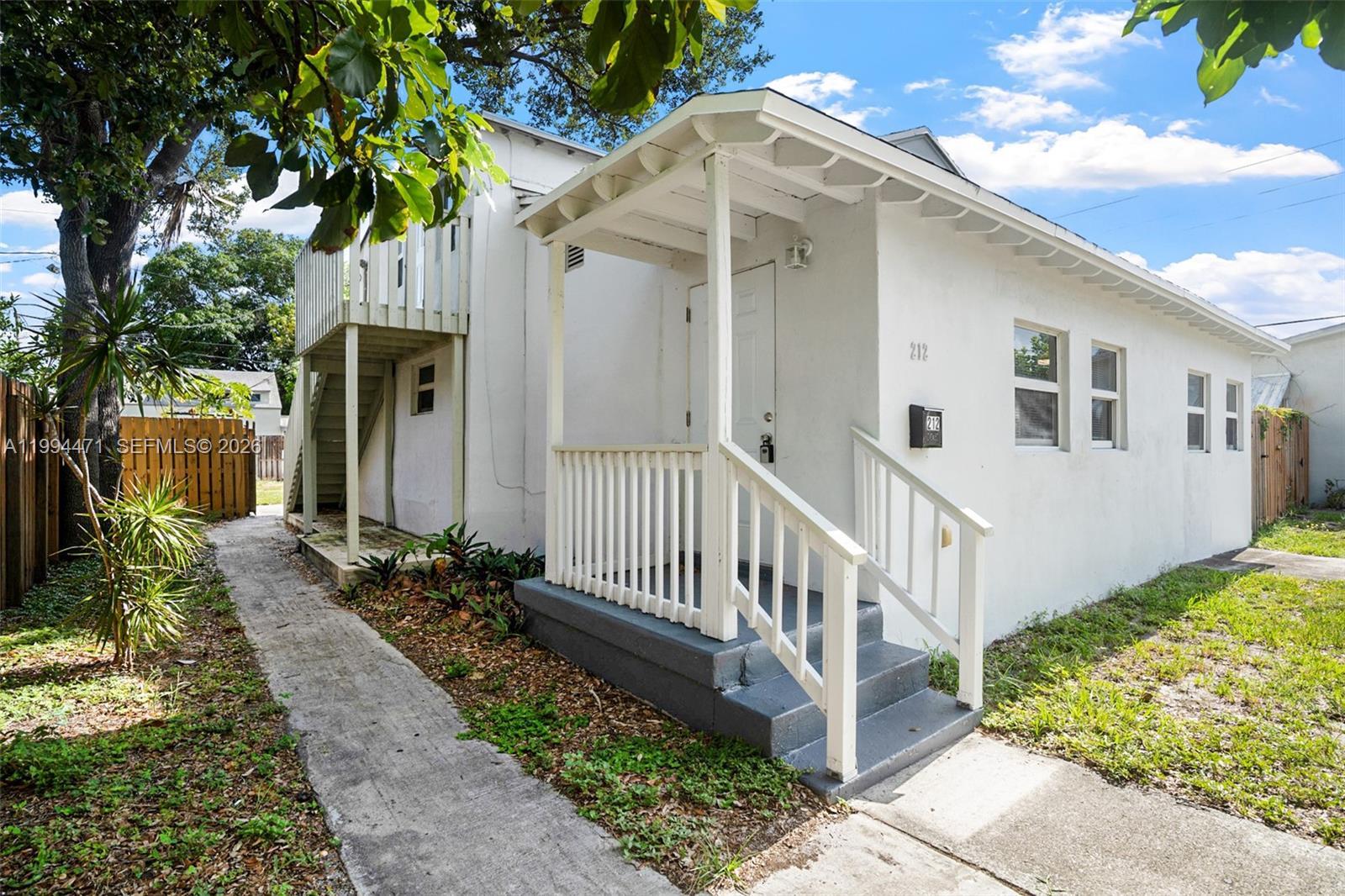212 SW 11th St, Dania Beach FL 33004 photo 5