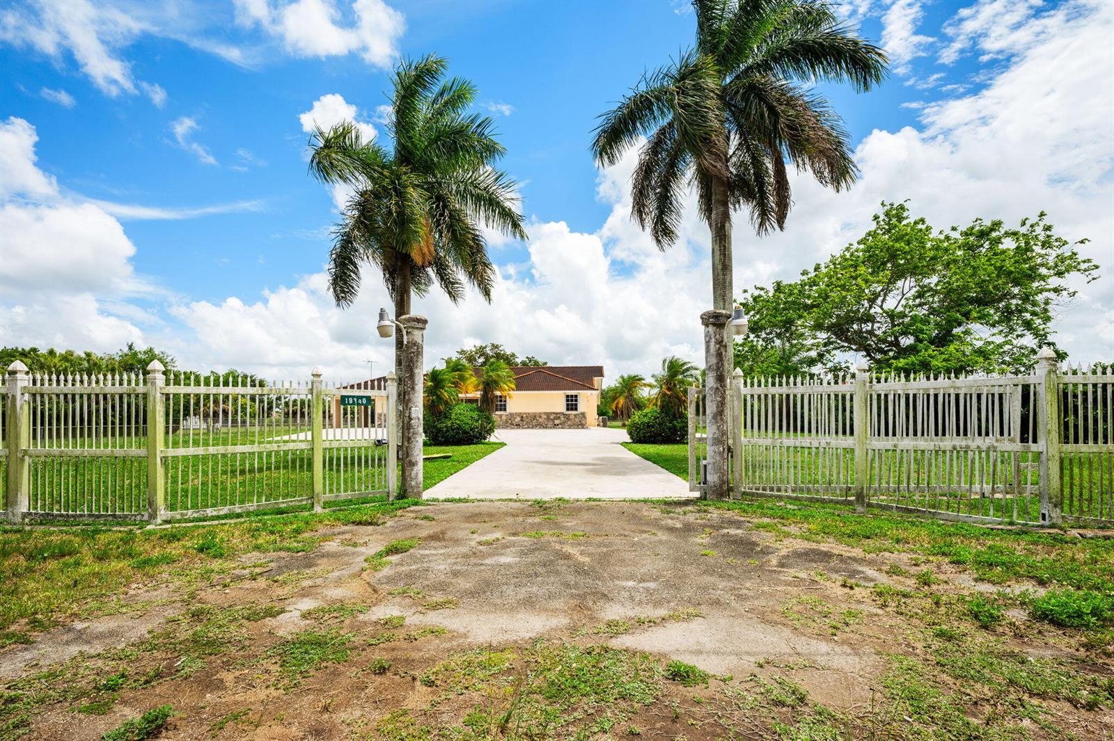 19340 SW 190th Street, Miami FL 33187 photo 4