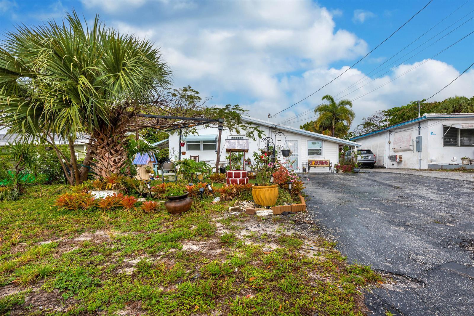 7111 Washington Avenue, Lake Worth FL 33462 photo 2