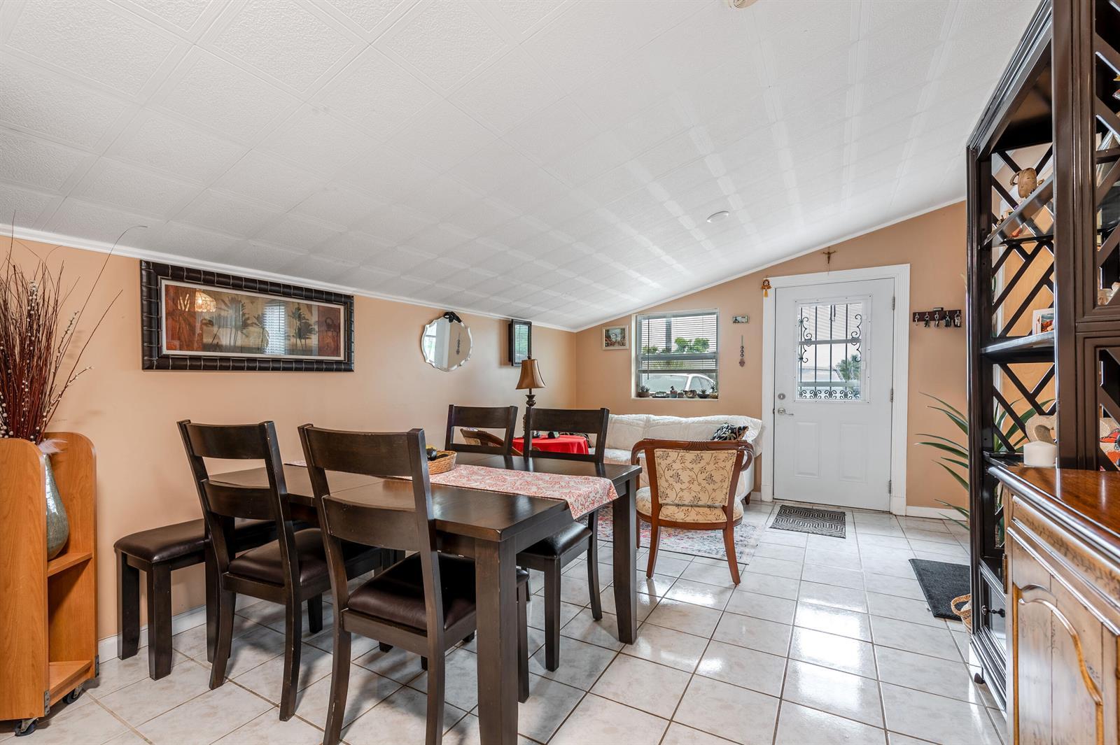 7111 Washington Avenue, Lake Worth FL 33462 photo 4