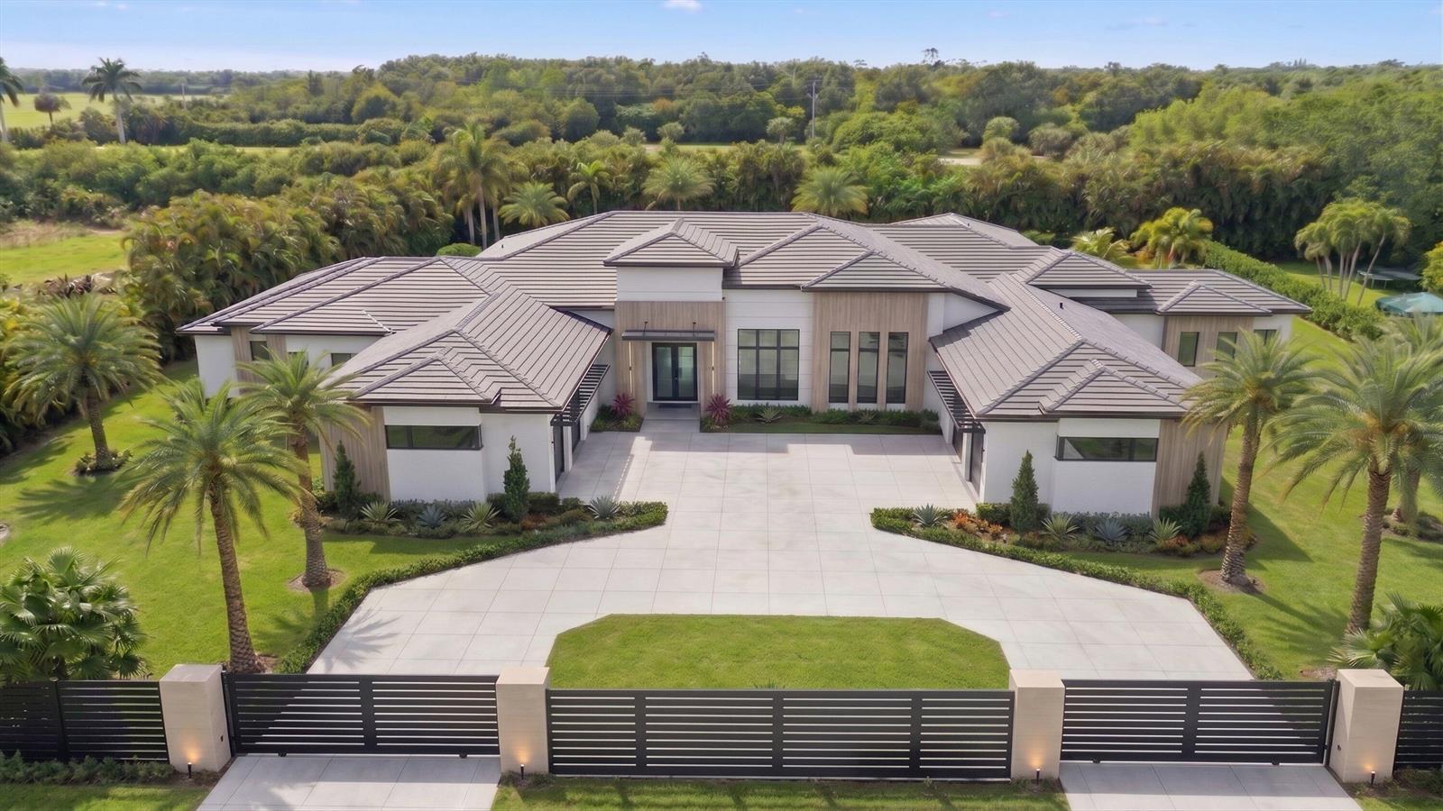 3905 Fieldview Way, Wellington FL 33414