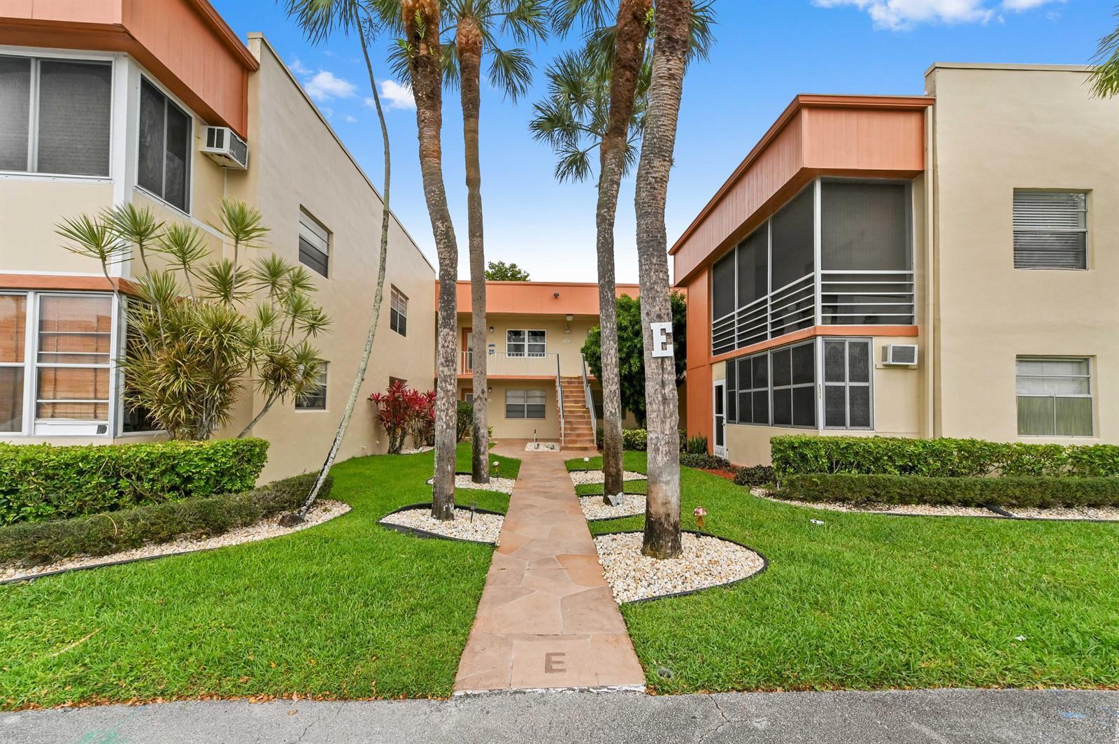 211 Piedmont E, Delray Beach FL 33484 photo 2