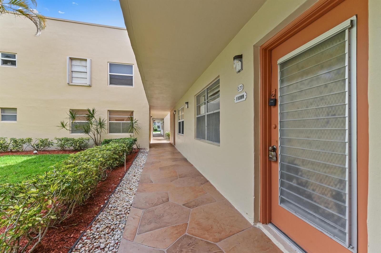 211 Piedmont E, Delray Beach FL 33484 photo 3