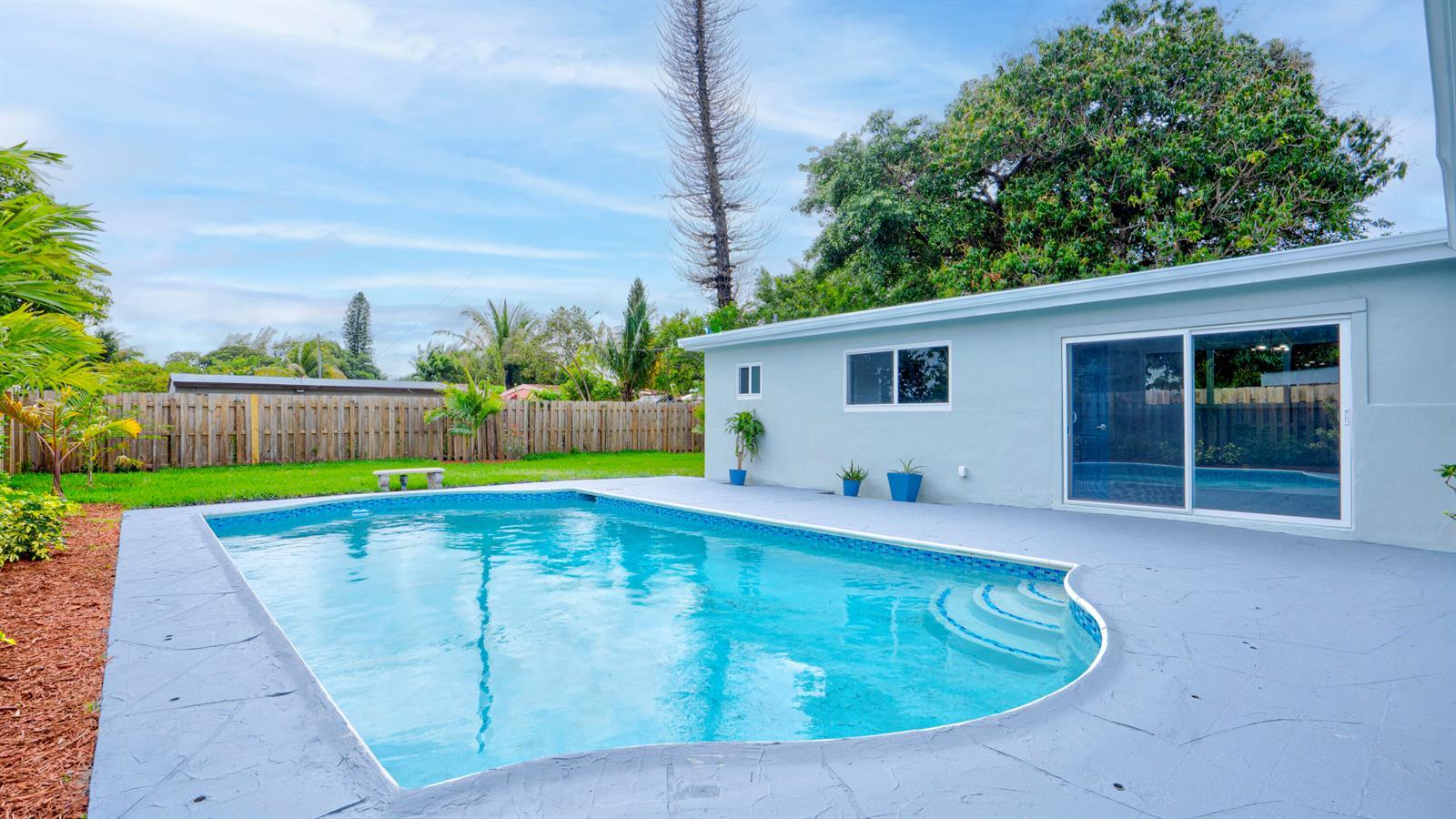 1760 NW 18th Street NW, Fort Lauderdale FL 33311