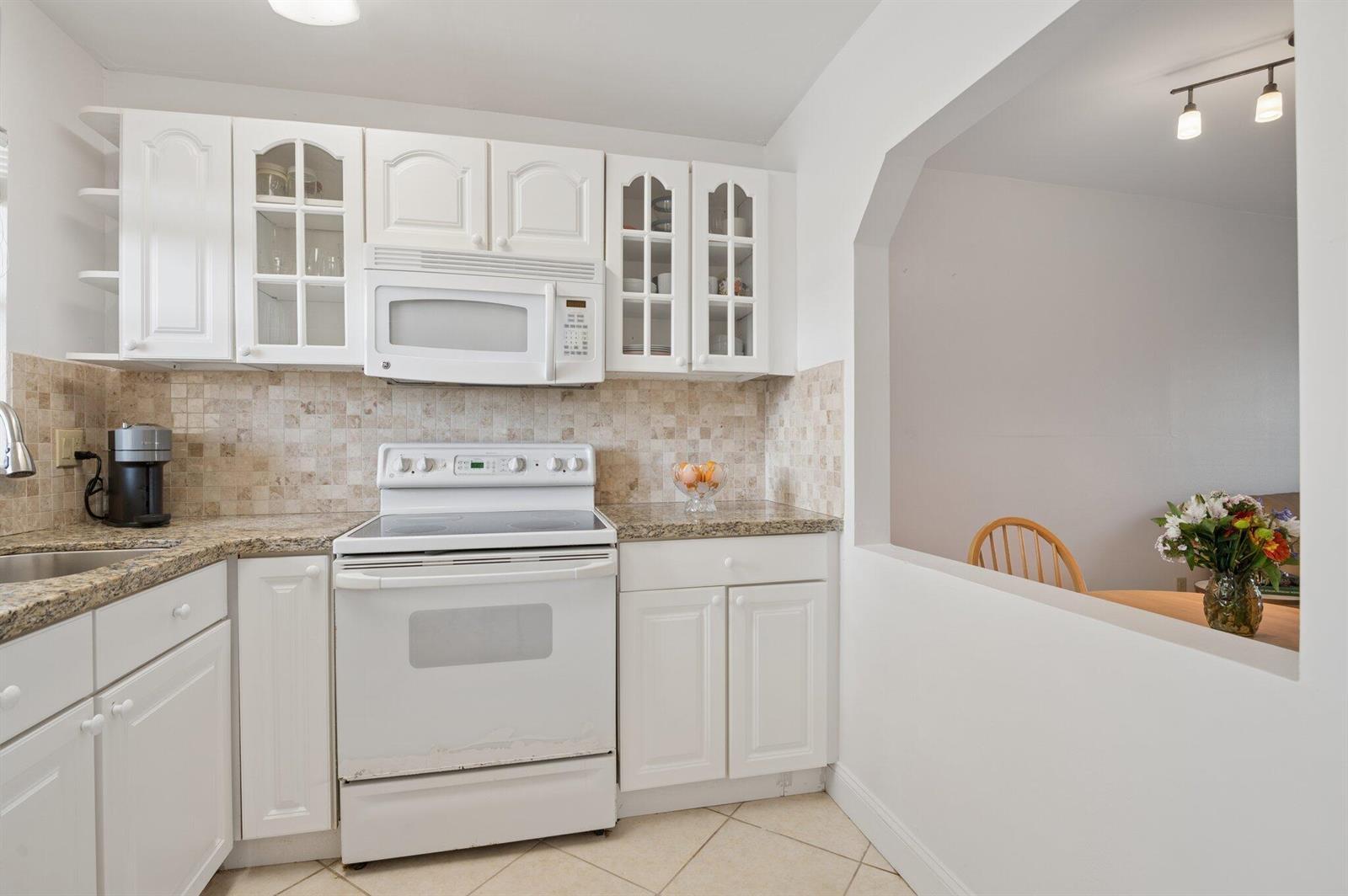 8305 Sunrise Lakes Boulevard # 308, Sunrise FL 33322