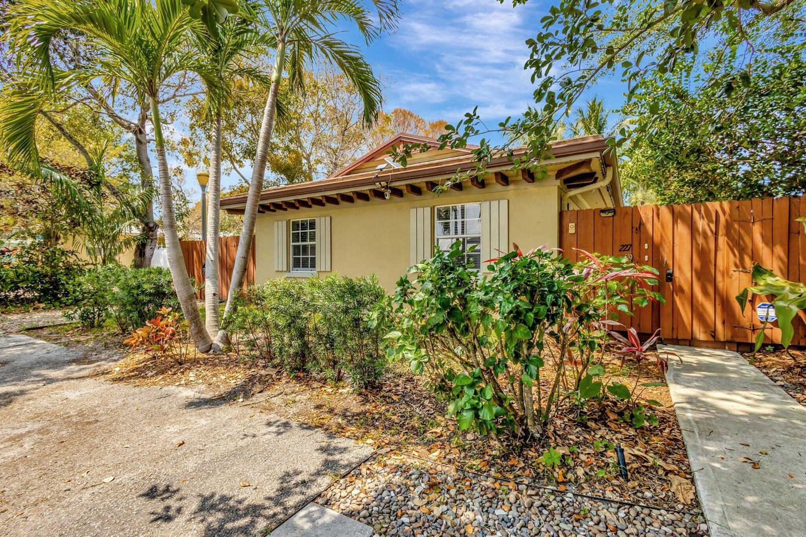 227 NE 12th Street # 1, Delray Beach FL 33444 photo 2