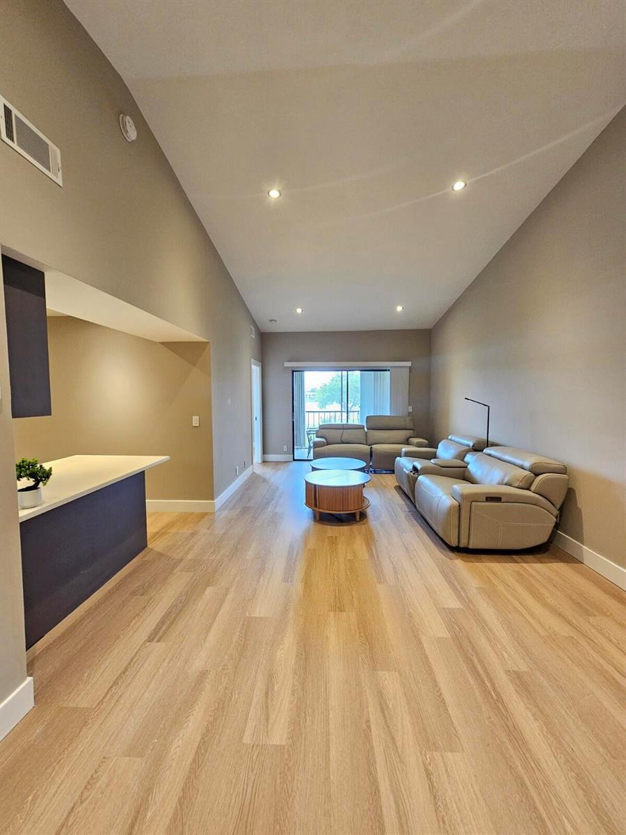 3190 Leewood Terrace # L203, Boca Raton FL 33431