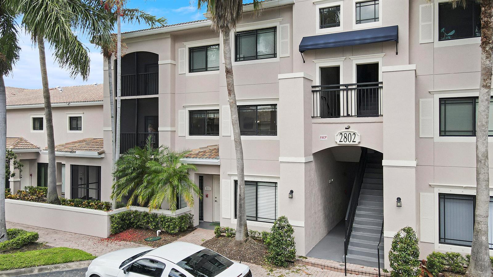 2802 Sarento Place # 204, Palm Beach Gardens FL 33410