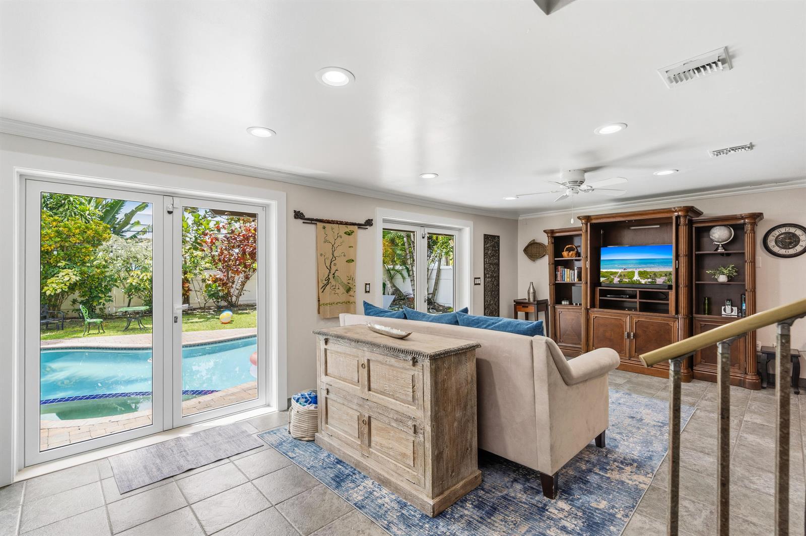 614 SE 5th Court, Fort Lauderdale FL 33301 photo 2