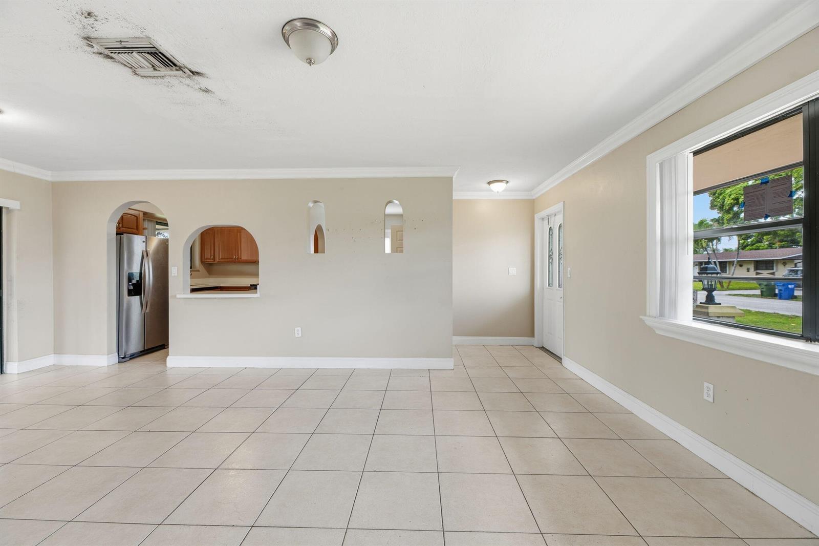 7670 NW 11th Court, Pembroke Pines FL 33024 photo 3