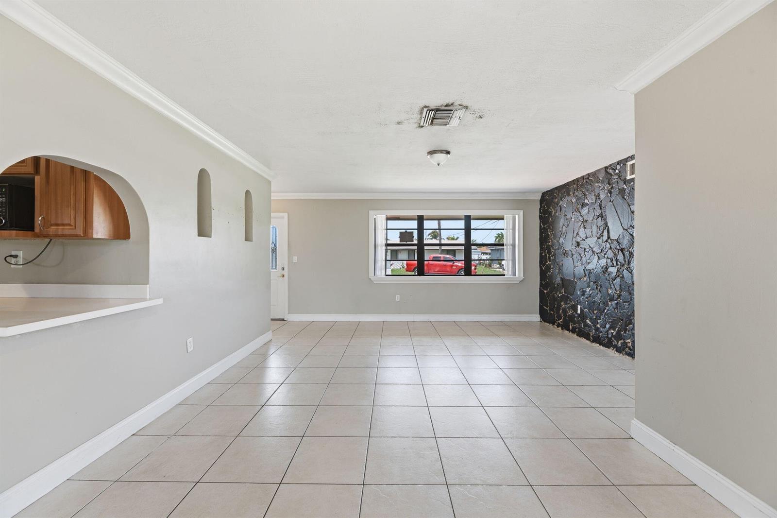 7670 NW 11th Court, Pembroke Pines FL 33024 photo 5