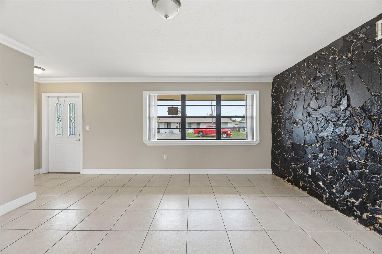 7670 NW 11th Court, Pembroke Pines FL 33024 photo 4