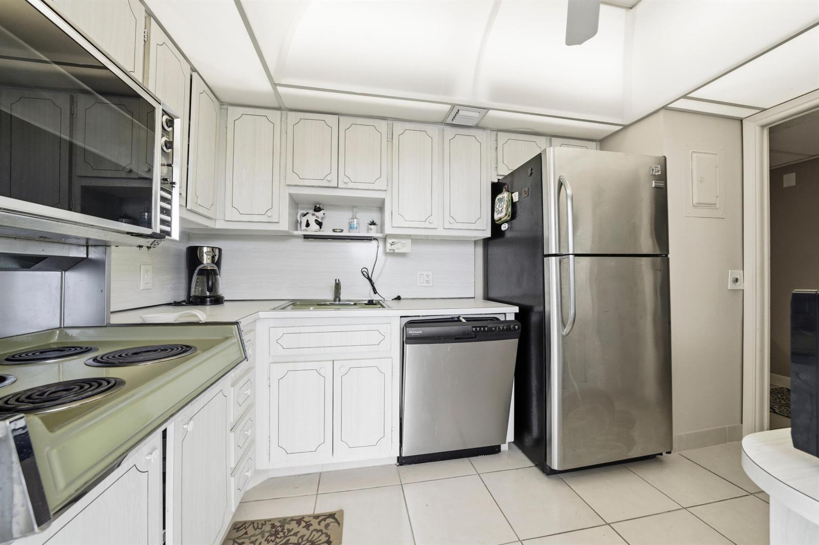 3100 N Palm Aire Drive # 208, Pompano Beach FL 33069 photo 4