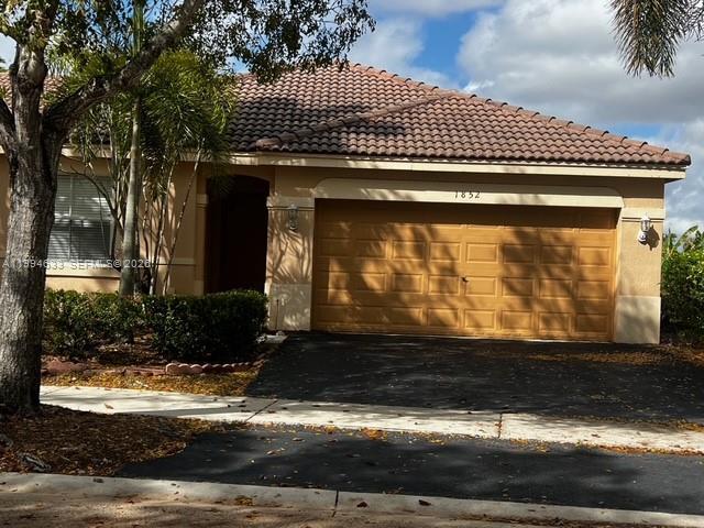 1852 Andromeda Ln, Weston FL 33327