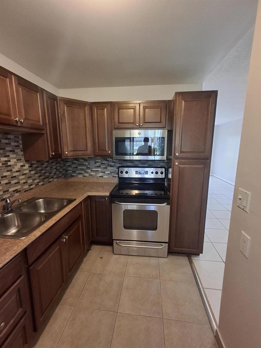 512 Gardens Drive # 103, Pompano Beach FL 33069 photo 5