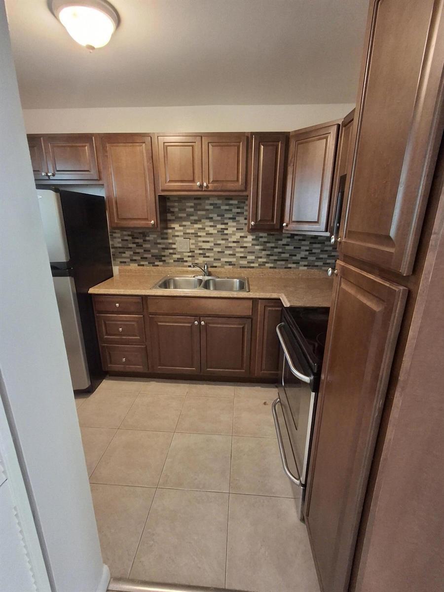 512 Gardens Drive # 103, Pompano Beach FL 33069 photo 4