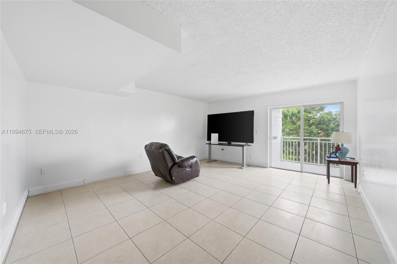 9375 Fontainebleau Blvd # L301, Miami FL 33172 photo 3