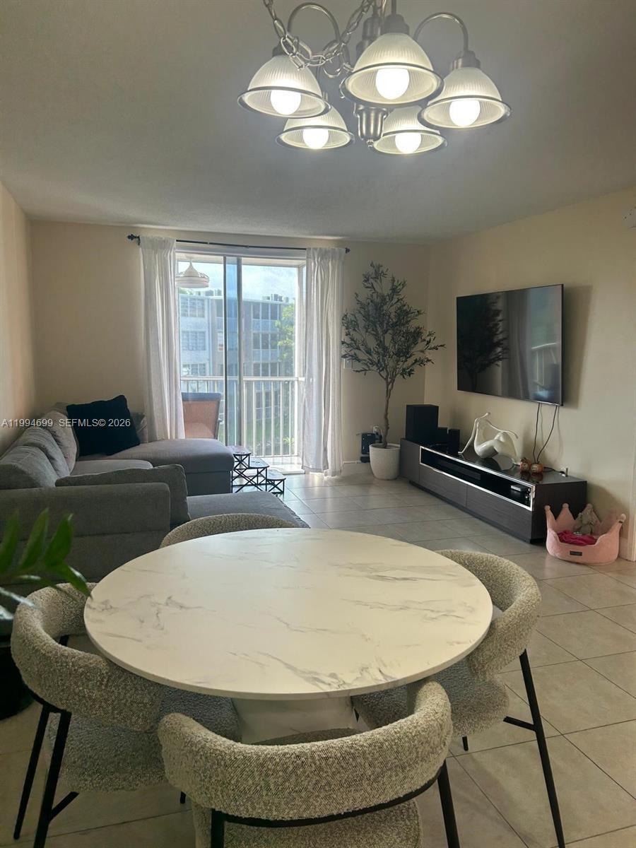 1700 NE 191st St # 304, Miami FL 33179
