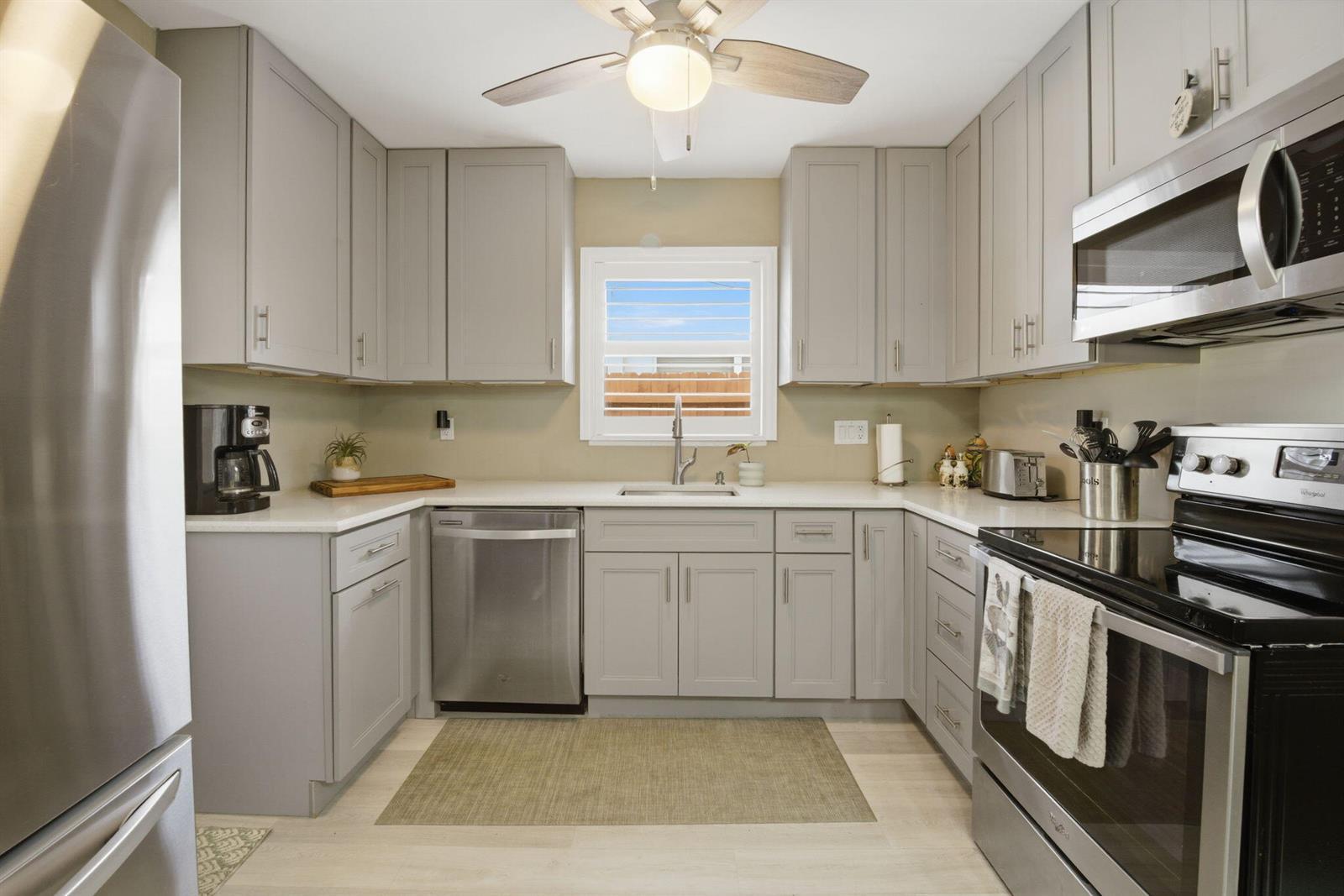 397 NW 48th Street, Oakland Park FL 33309 photo 4