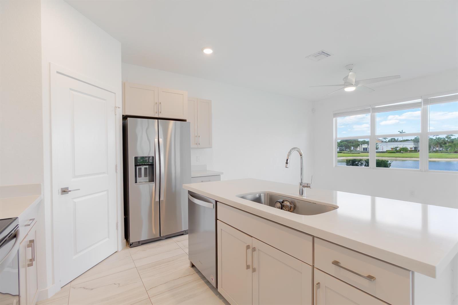 8618 Via Mar, Lake Worth FL 33467 photo 3