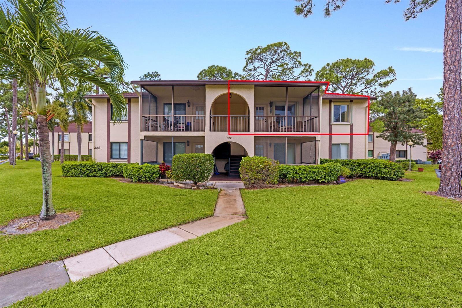 322 Knotty Pine Circle # D2, FL 33463 photo 2