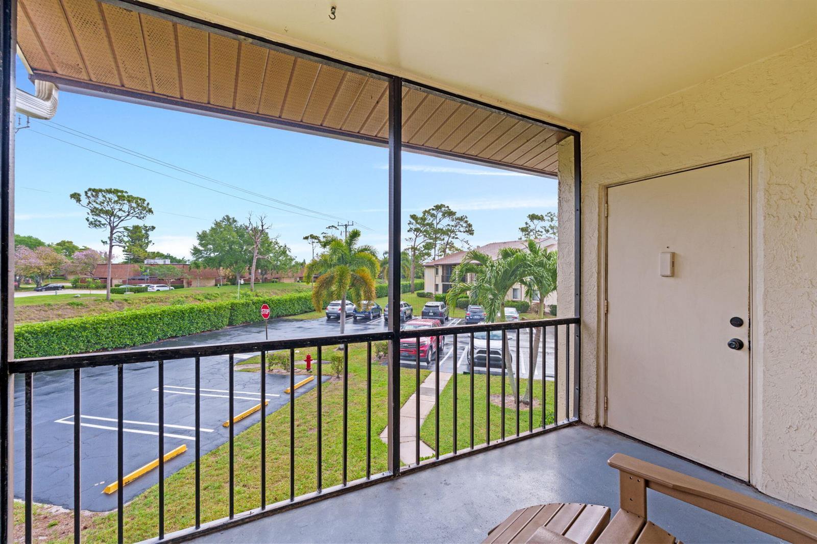 322 Knotty Pine Circle # D2, FL 33463 photo 5