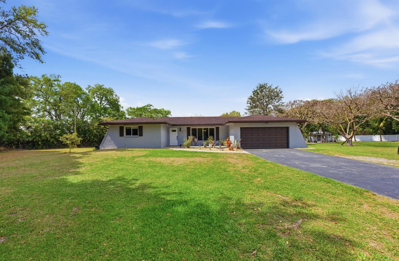 14290 SW 31st Court, Davie FL 33330 photo 2