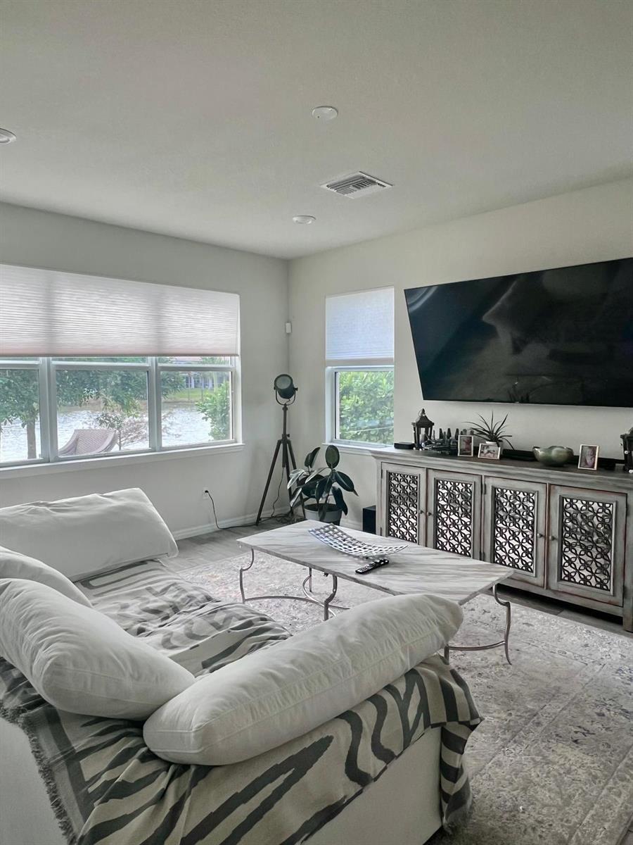 4924 Greenway Drive, Hollywood FL 33021 photo 5