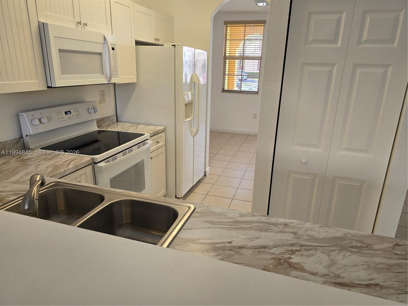 1575 NE 33rd Ave # 9, Homestead FL 33033 photo 3