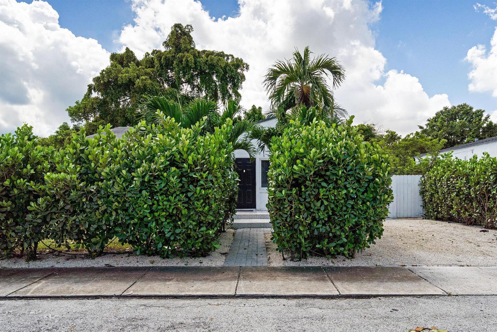 1044 NW 60th Street, Miami FL 33127 photo 2