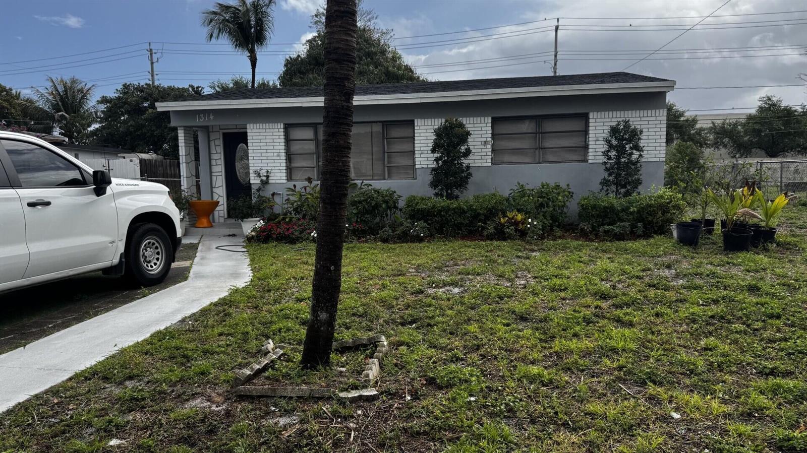 1314 S H Street, FL 33460