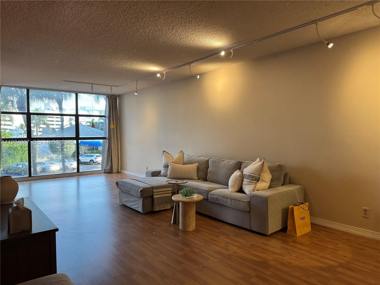 600 Parkview Dr # 222, Hallandale Beach FL 33009 photo 2