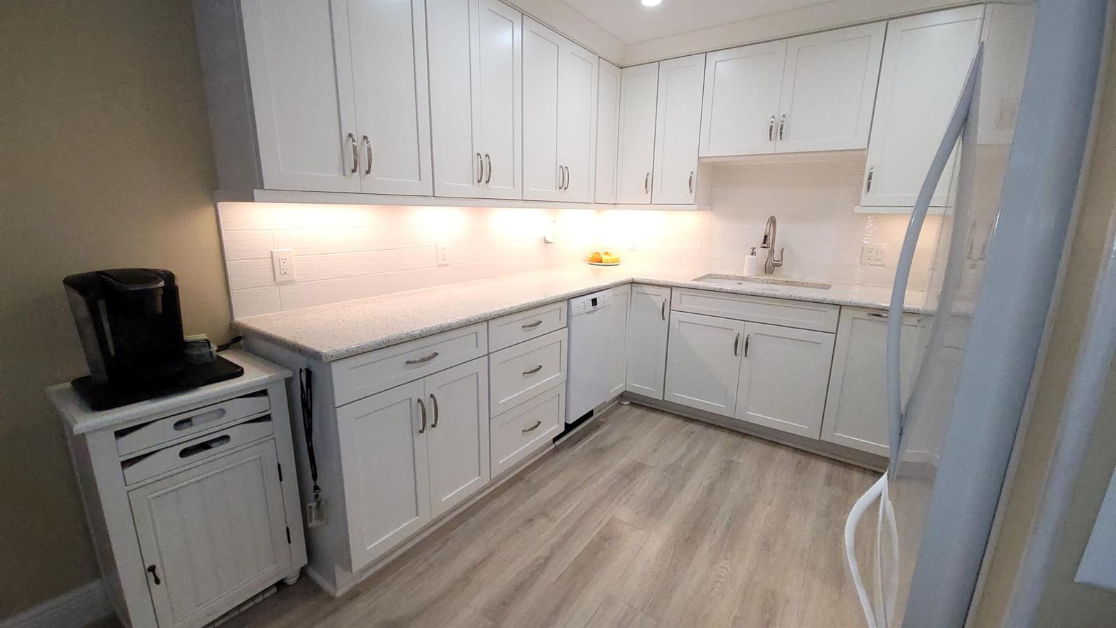 34 Somerset B, West Palm Beach FL 33417 photo 5