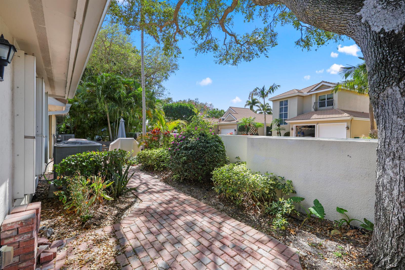 461 Coral Cove Drive, Juno Beach FL 33408 photo 4