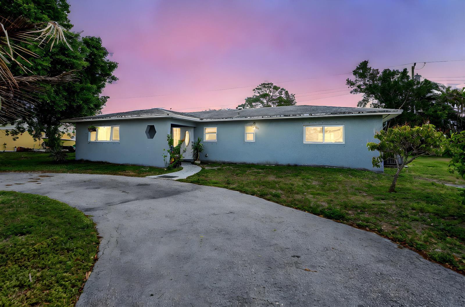 13 W Palmetto Road, Lake Worth FL 33467