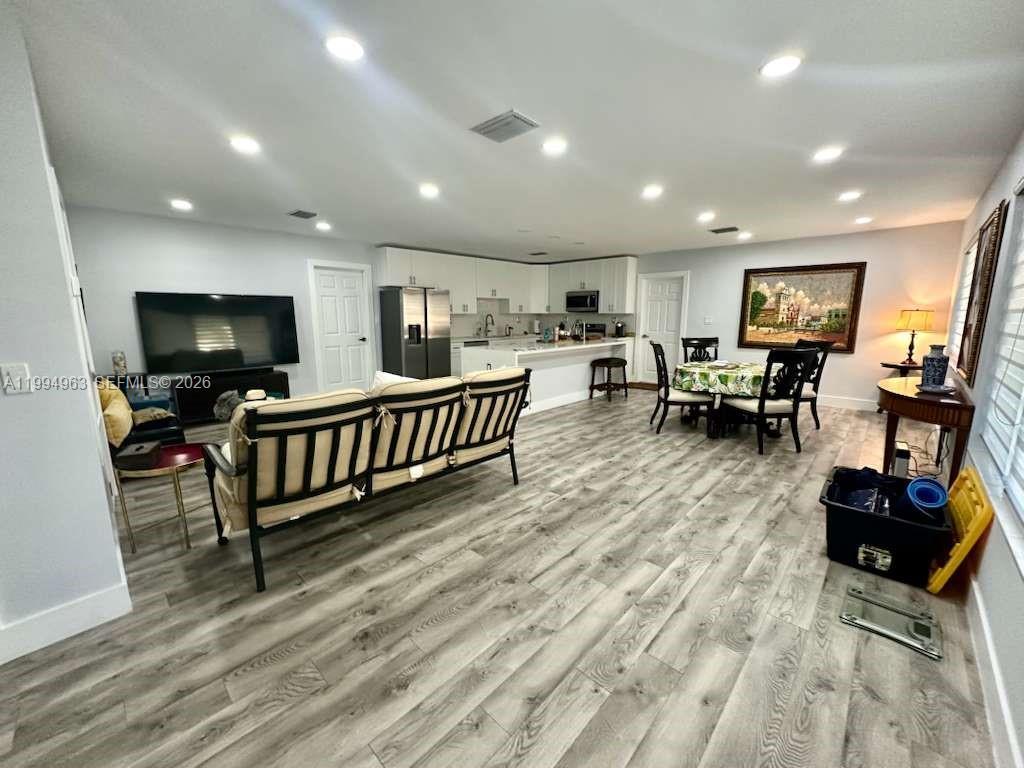 628 SW 6th Ave, Hallandale Beach FL 33009 photo 3