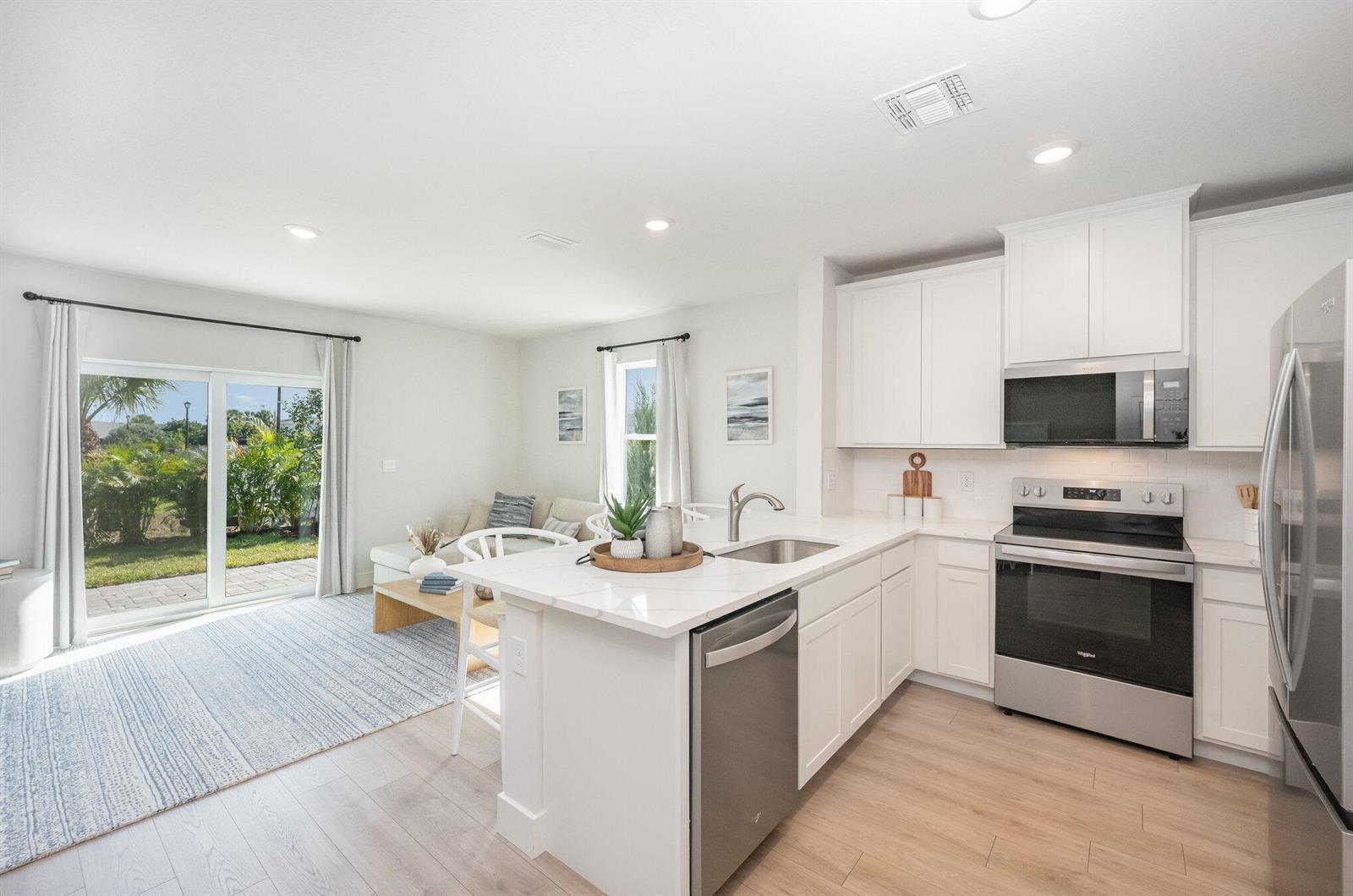 8128 Cobblestone Drive, Fort Pierce FL 34945 photo 2