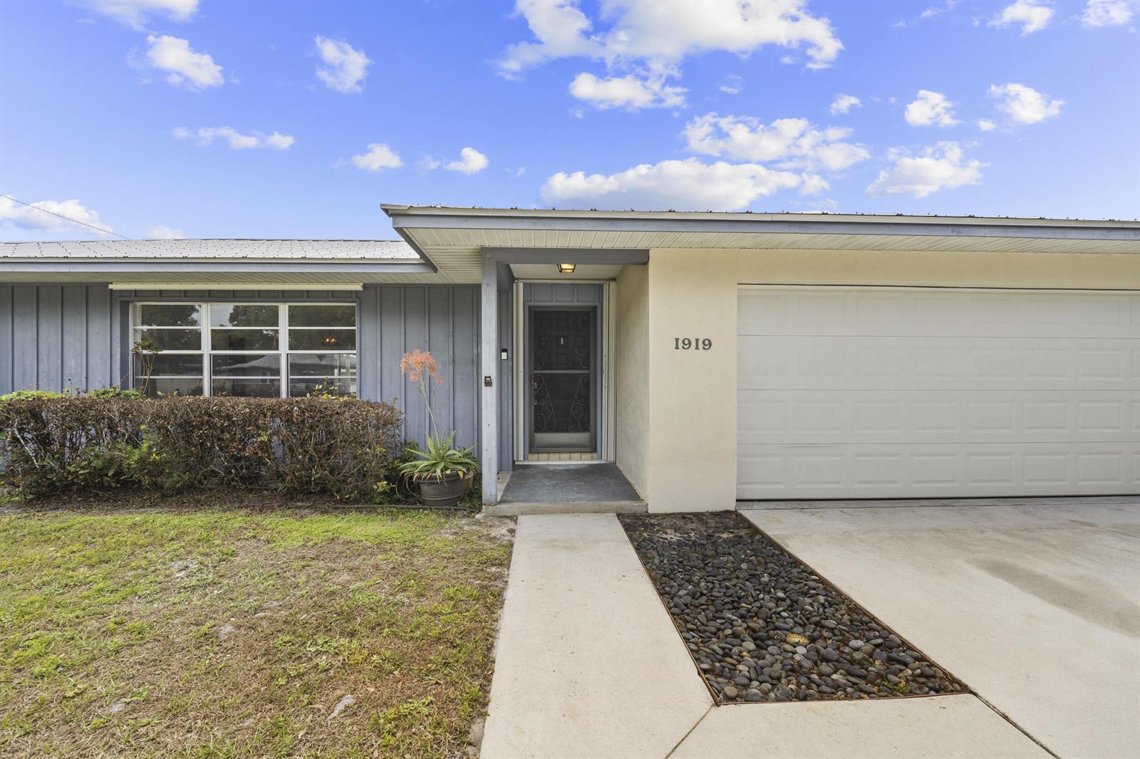 1919 Quail Court, Fort Pierce FL 34982 photo 3