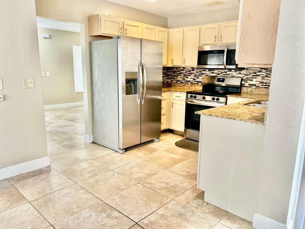 7608 NW 43rd Court, Coral Springs FL 33065 photo 3