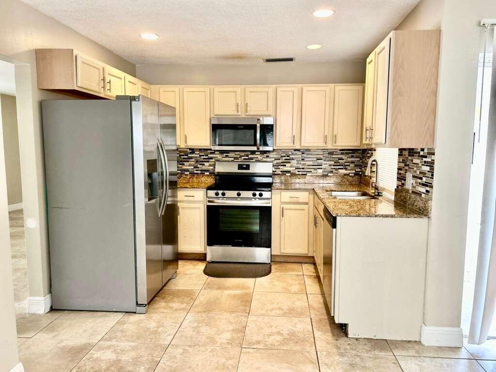 7608 NW 43rd Court, Coral Springs FL 33065 photo 5
