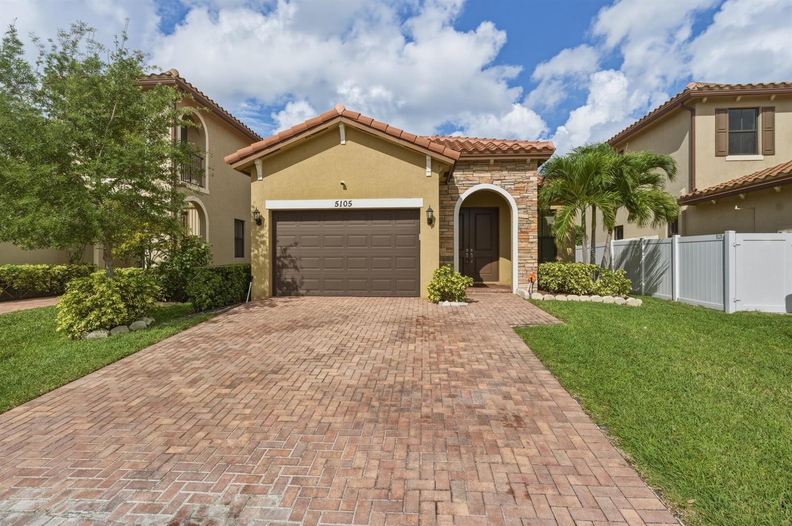 5105 NW 51st Terrace, Tamarac FL 33319 photo 2